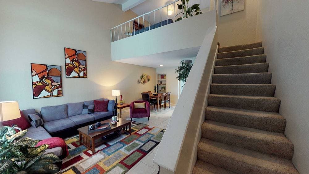 2929 Dunvale photo 2