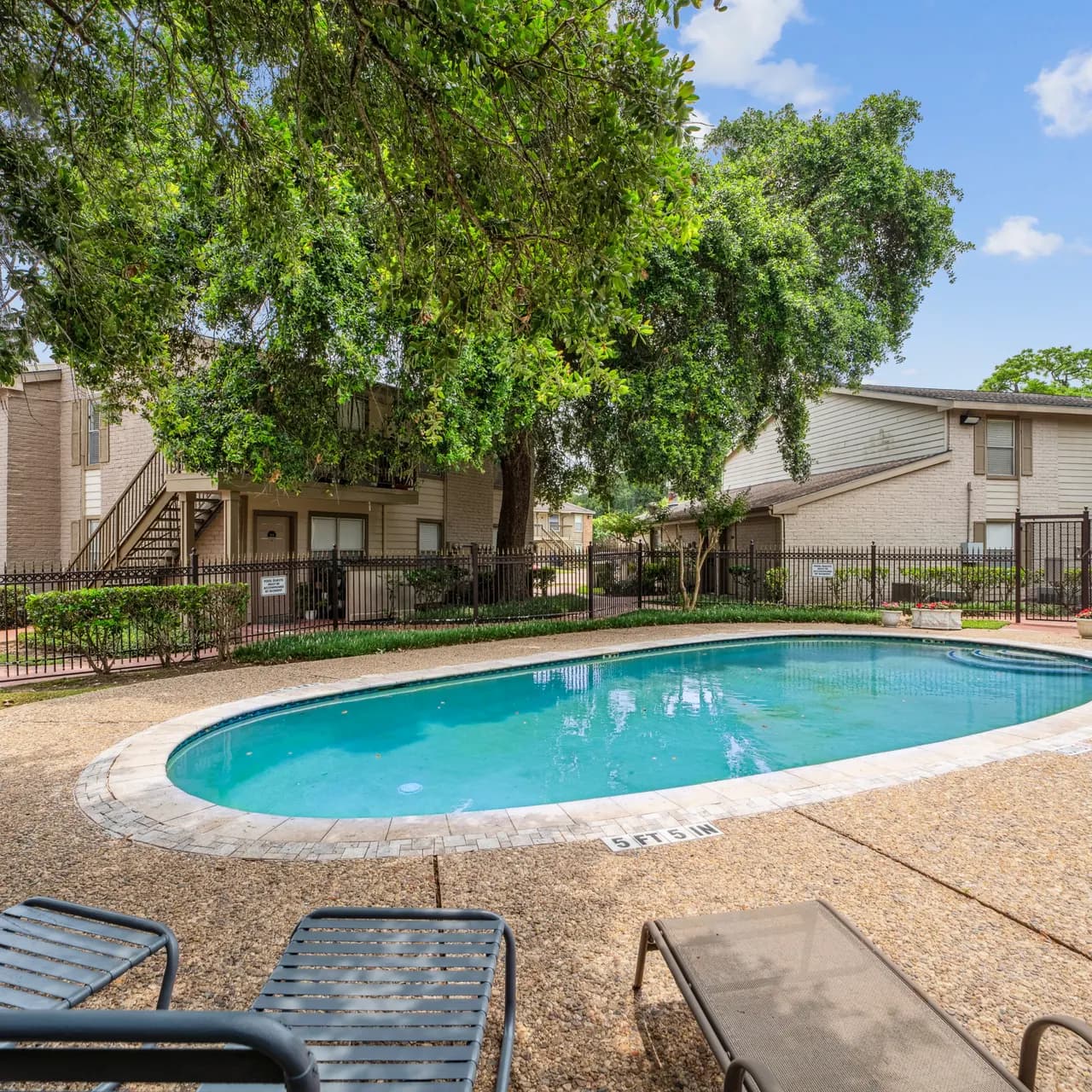 Pearland Village — exterior and grounds