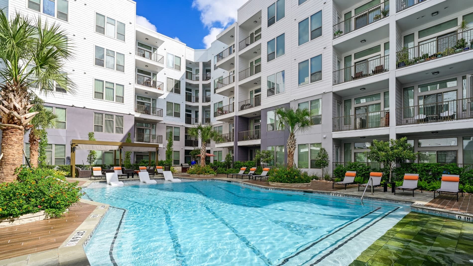 Harlow River Oaks photo 2
