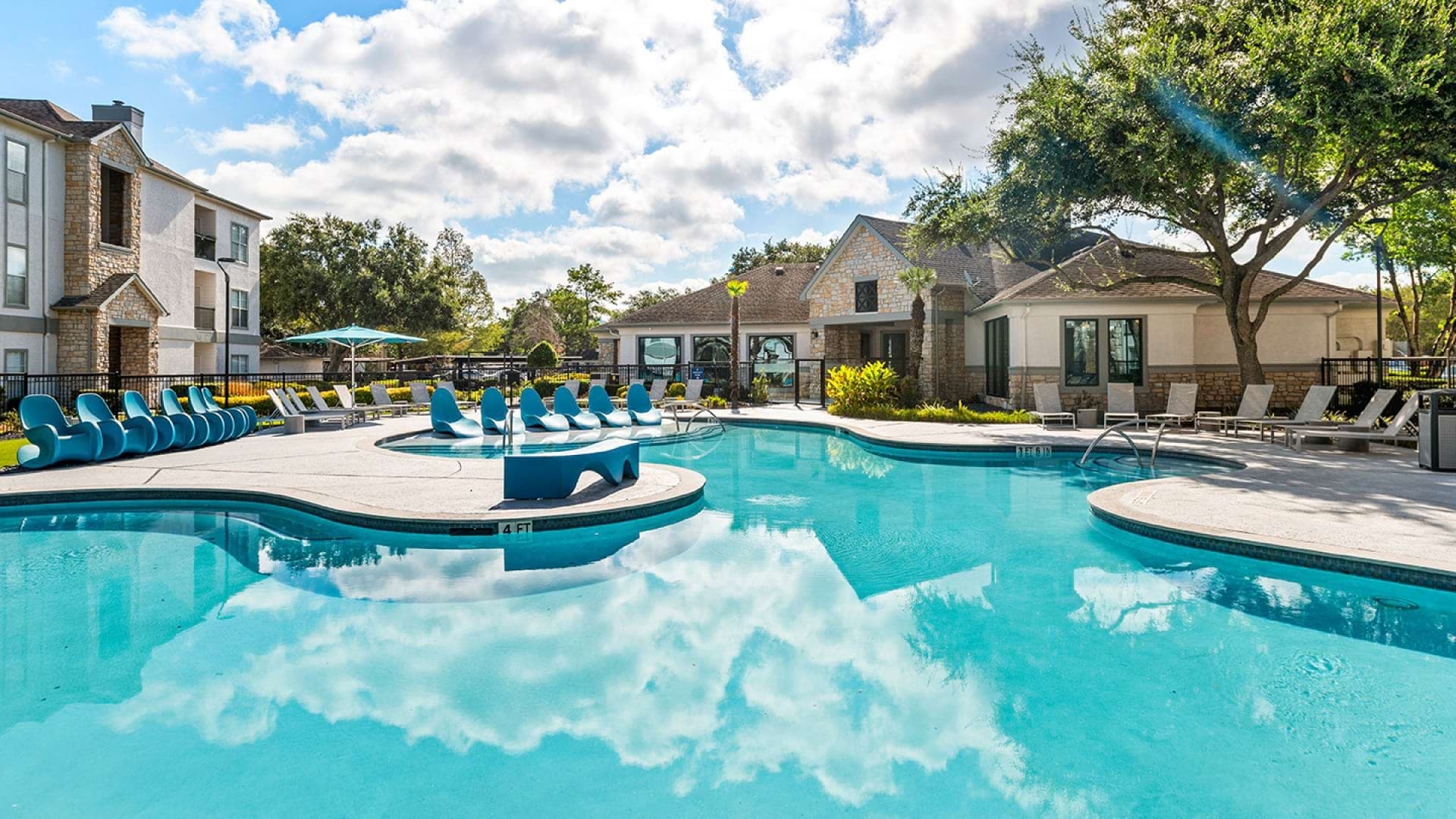 Cortland West Houston photo 3