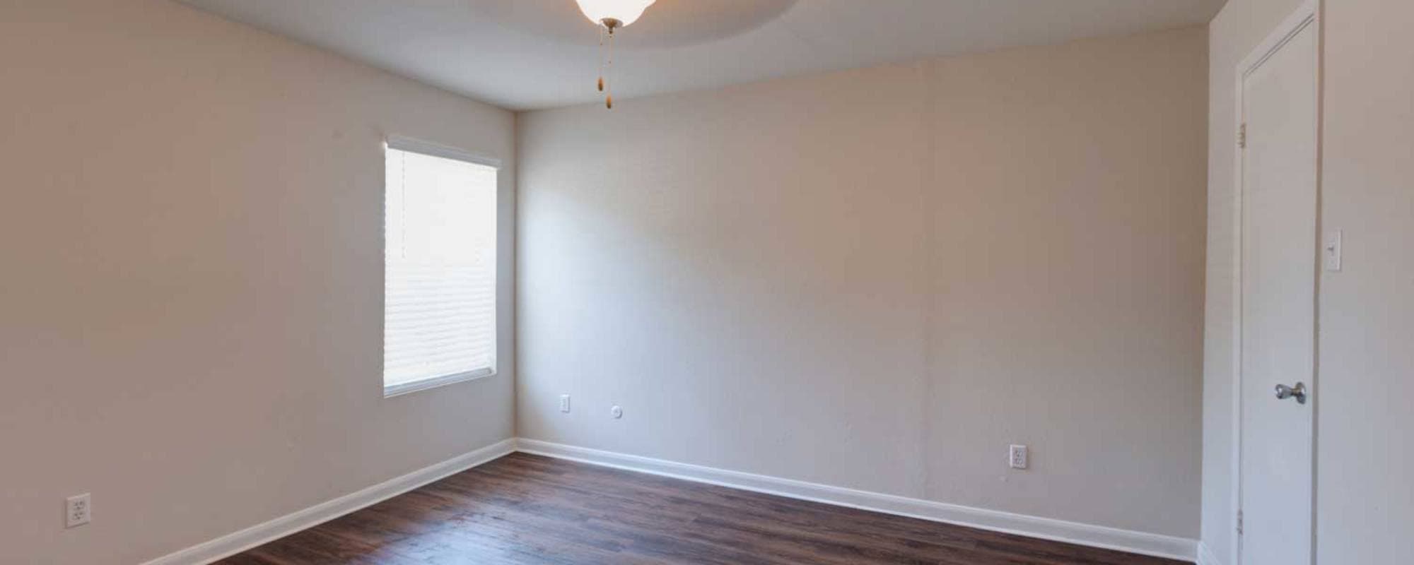 Meyerland Court photo 3