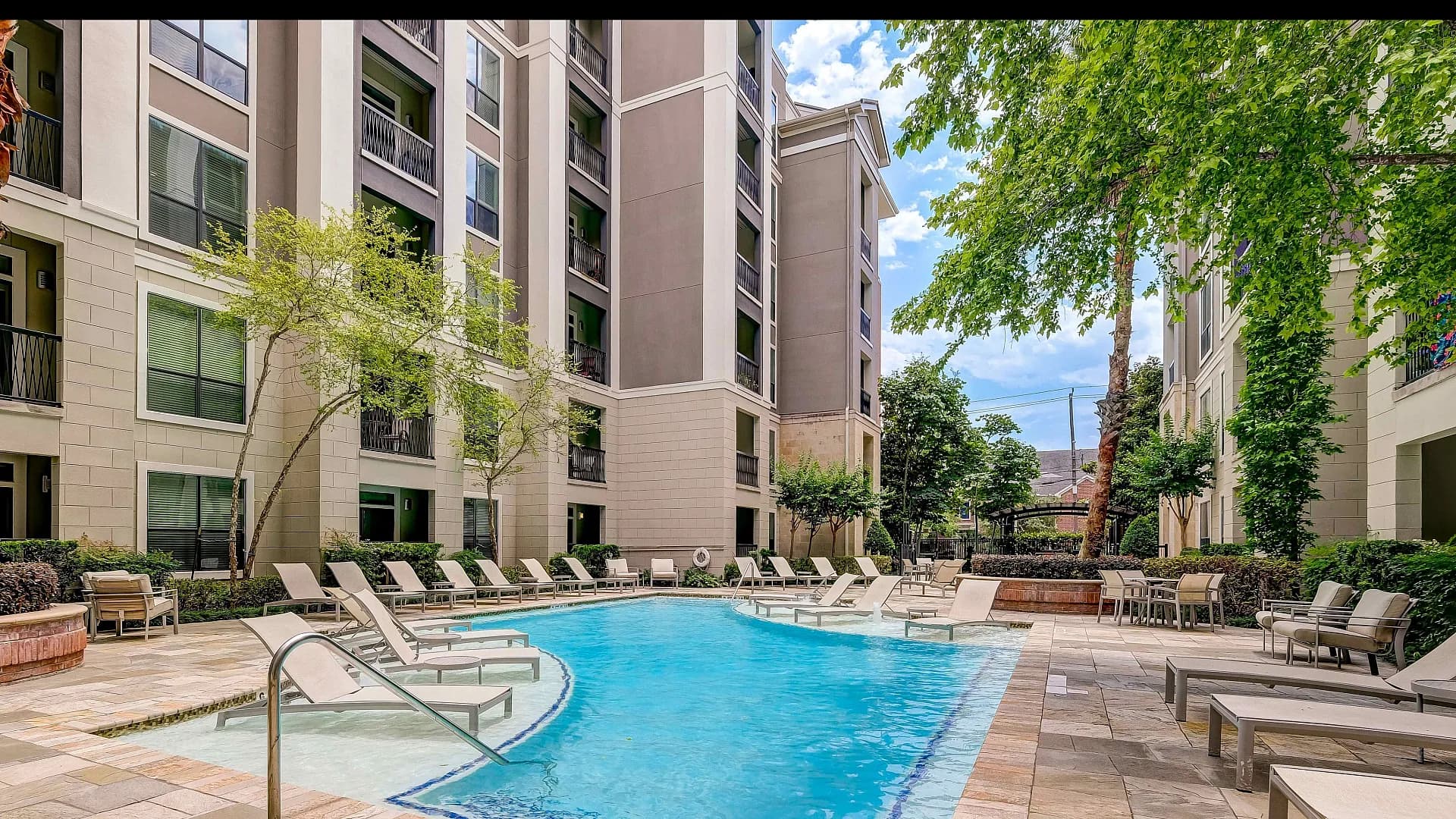2900 West Dallas photo 3